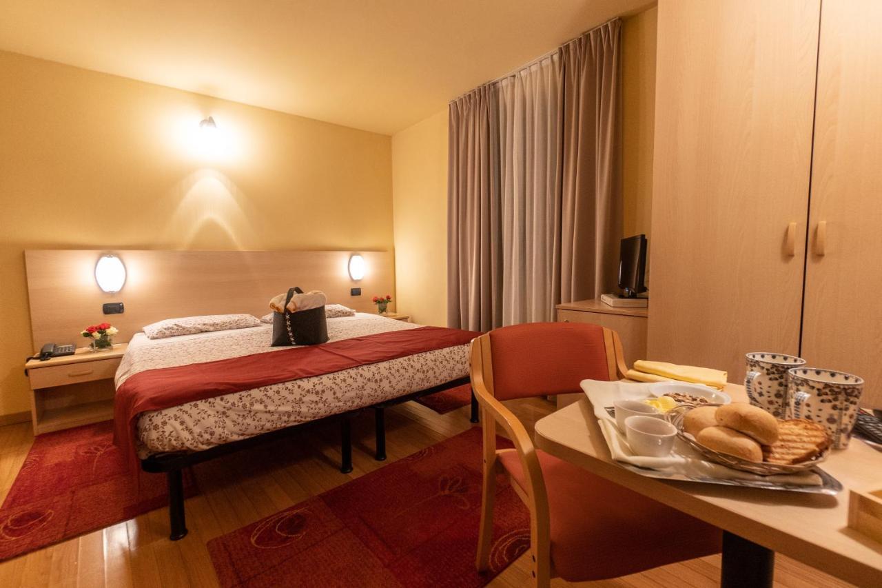 Hotel Cepina Albergo Incantato Valdisotto Exteriör bild