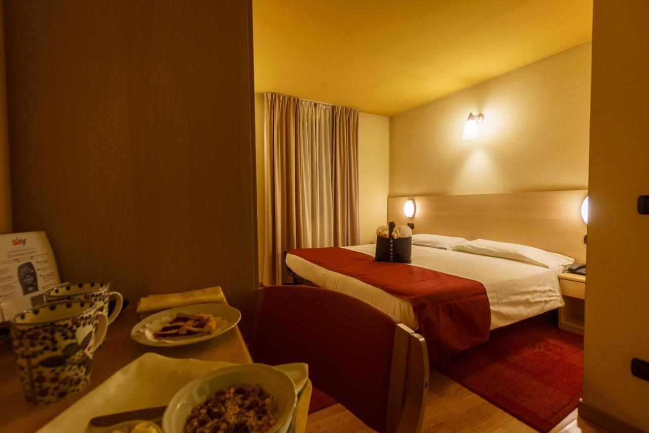 Hotel Cepina Albergo Incantato Valdisotto Exteriör bild